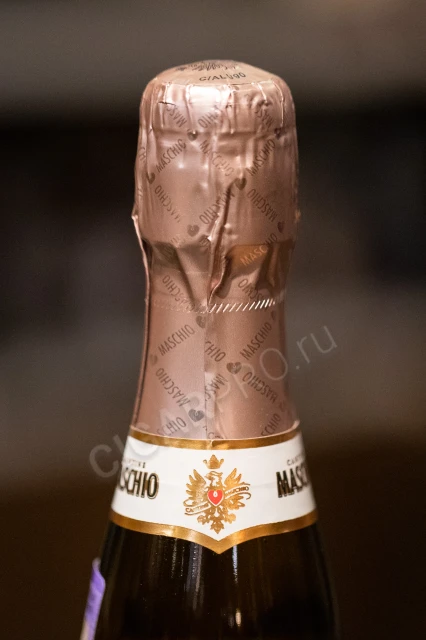 логотип на колпачке вина Maschio Rose 0.2л