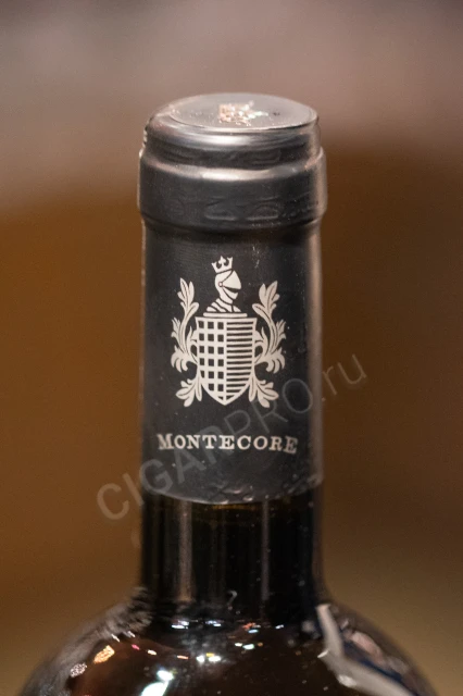 Логотип на колпачке вина Фемар Вини Примитиво Пулия серия Монтекоре 0.75л