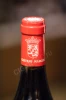 Логотип на колпачке вина Шато Мокуаль Шатонеф дю Пап Привилеж 0.75л