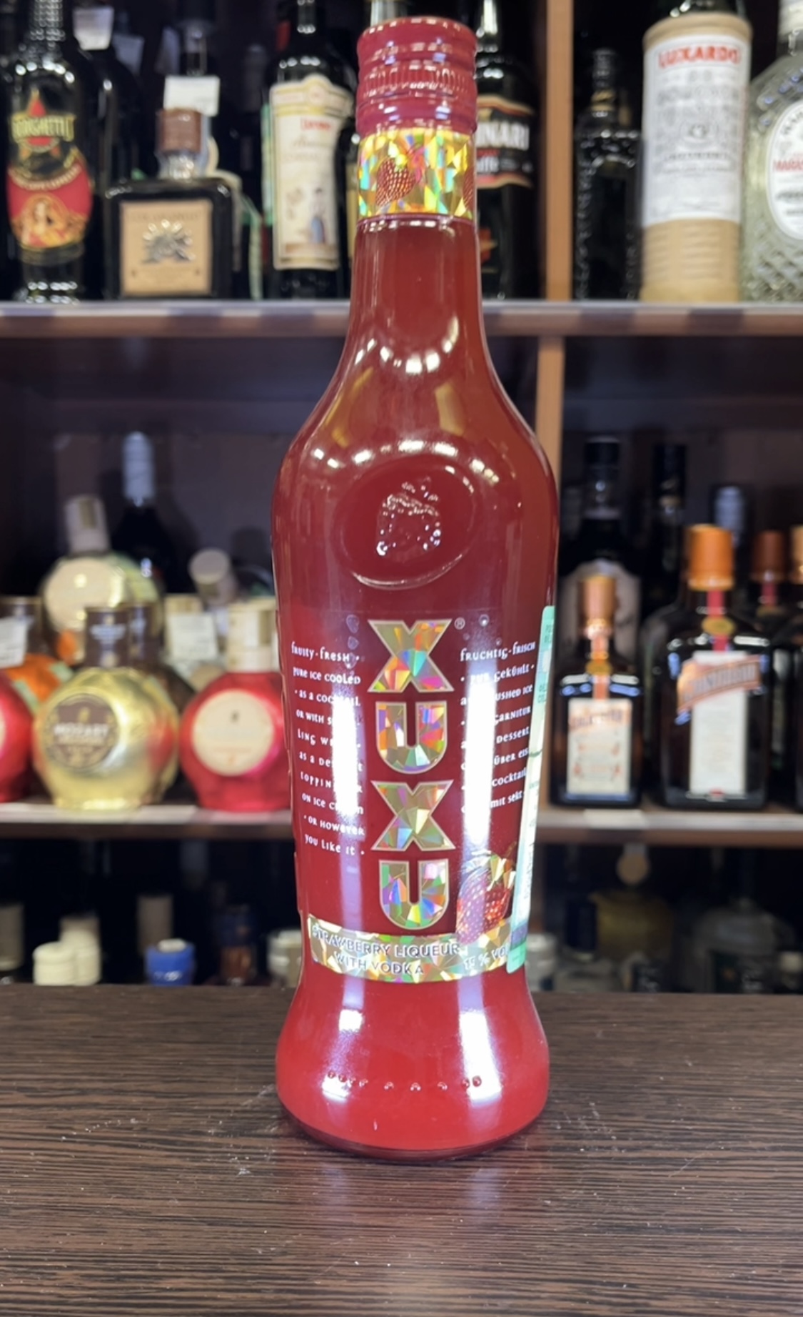 Ликер Xu-xu Strawberry & Vodka Ликер Ксуксу водка и клубника 0.5л