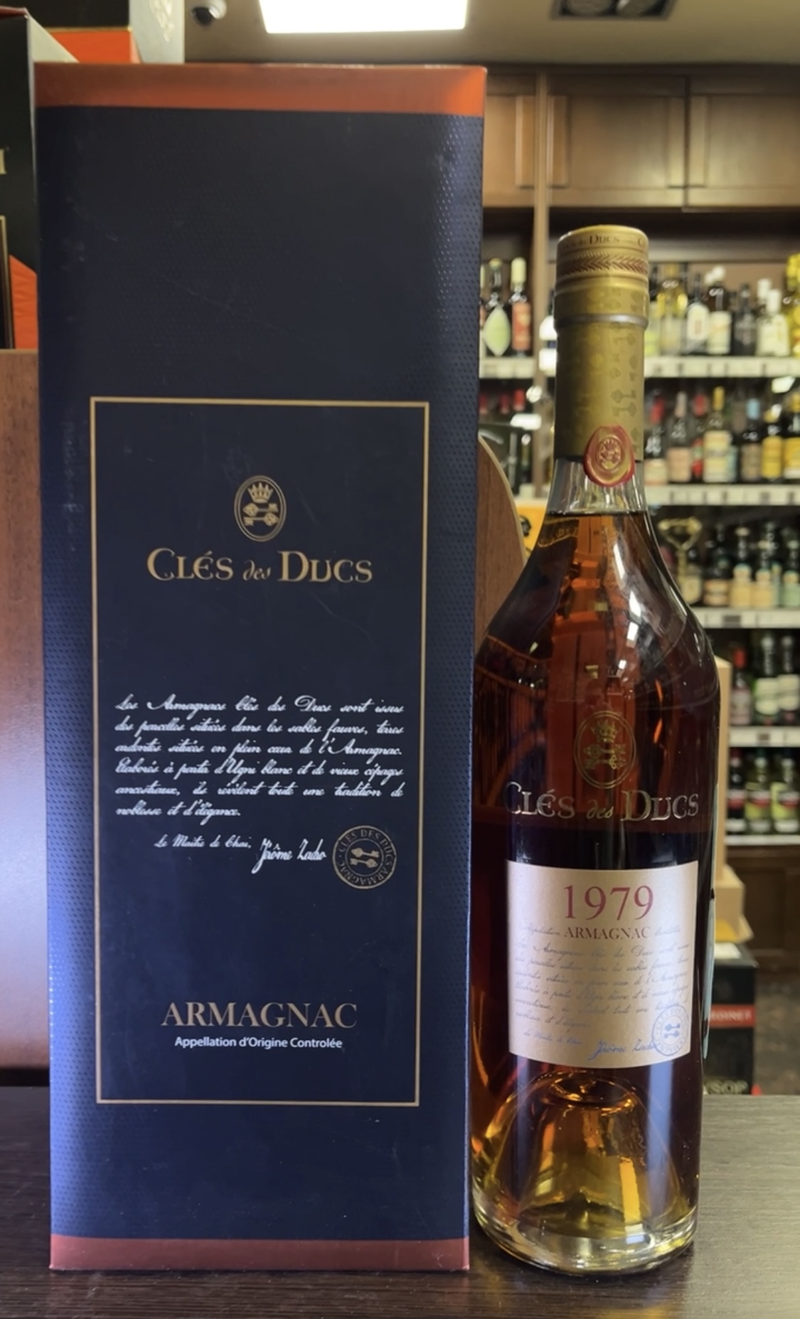 Armagnac Cles des Ducs Millesime Арманьяк Кле де Дюк Миллезим 1979г 0.7л в подарочной упаковке