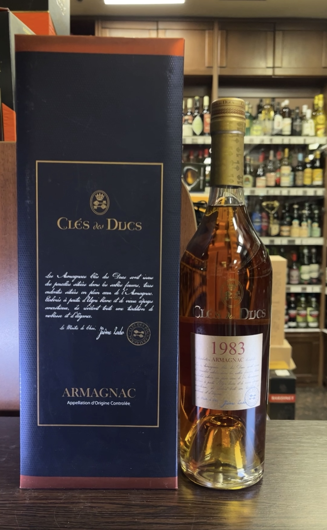 Cles des Ducs Millesime Armagnac AOC 1983 Арманьяк Кле де Дюк 1983г 0.7л в подарочной упаковке