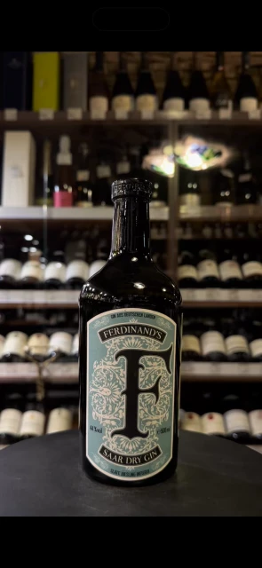 Видео Gin Ferdinands F Saar Dry Gin Джин Фердинандс Саар Драй 0.5л в подарочной тубе