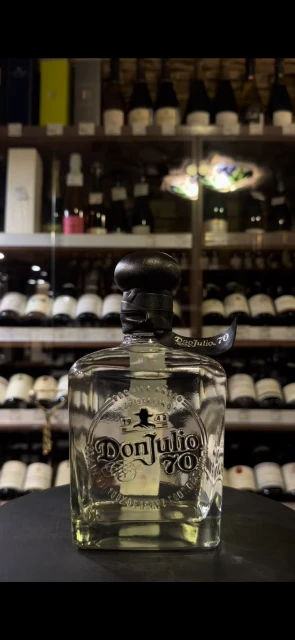 Видео Don Julio 70 Cristalino Anejo Текила Дон Хулио 70 Кристалино Аньехо 0.75л