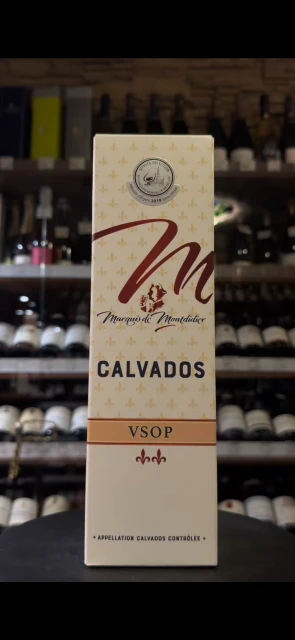 Видео Calvados Marquis de Montdidier VSOP Кальвадос Маркиз де Мондидье VSOP 0.7л в подарочной упаковке