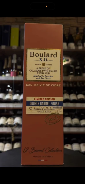 Видео Boulard XO Double Barrel Finish Pays d Auge AOC Кальвадос Пэи д Ож Булар ХО Дабл Баррель Финиш 0.7л в подарочной упаковке