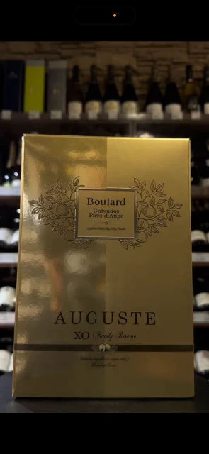 Видео Calvados Boulard Auguste XO Кальвадос Булар Огюст ХO 0.7л в подарочной упаковке
