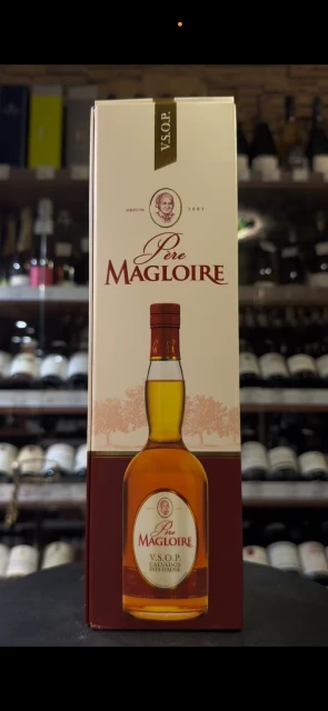 Видео Calvados Pere Magloire VSOP Кальвадос Пьер Маглуар ВСОП 0.5л в подарочной упаковке