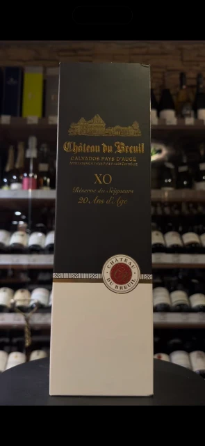 Видео Chateau du Breuil Reserve Des Seigneurs XO 20 years Кальвадос Шато Дю Брёй Резерв де Сеньёр 20 лет 0.7л в подарочной упаковке
