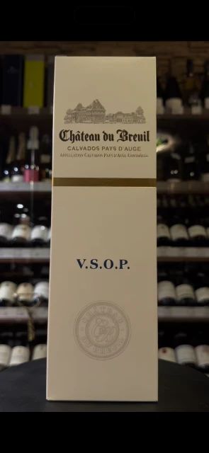 Видео Chateau du Breuil VSOP Кальвадос Шато дю Брёй ВСОП Пэи д Ож 0.7л в подарочной упаковке