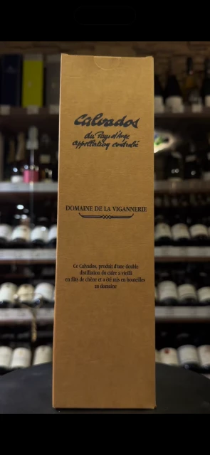 Видео La Vigannerie VSOP Кальвадос Ла Виганери ВСОП 0.7л в подарочной упаковке