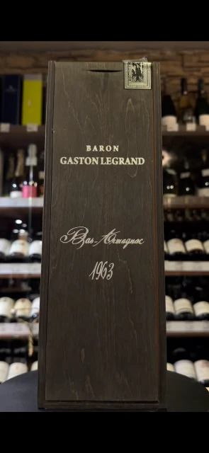 Видео Baron G Legrand 1963 years Арманьяк Барон Г Легран 1963г 0.7л в деревянной упаковке