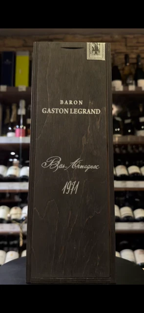Видео Baron G Legrand 1971 years Арманьяк Барон Г Легран 1971 года 0.7л в деревянной упаковке