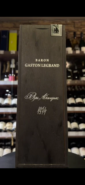 Видео Baron G Legrand 1974 years Арманьяк Барон Г Легран 1974 года 0.7л в деревянной упаковке