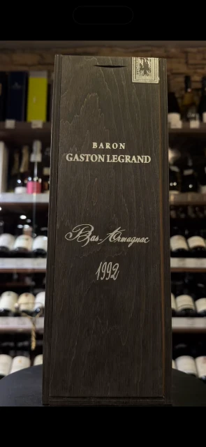 Видео Baron G Legrand 1992 years Арманьяк Барон Г Легран 1992 года 0.7л в деревянной упаковке