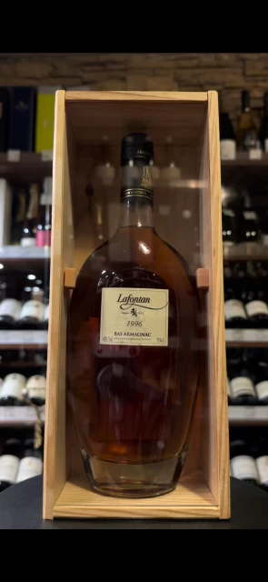 Видео Lafontan Millesime 1996 years Арманьяк Лафонтан Миллезим 1996 года 0.7л в деревянной коробке