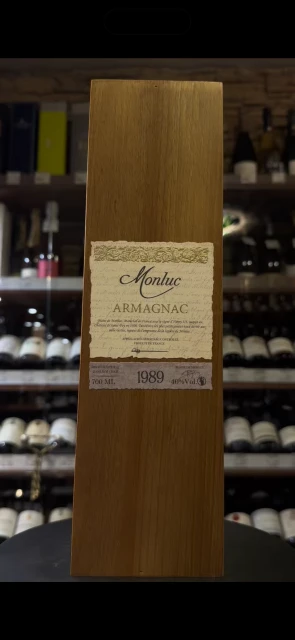 Видео Armagnac Monluc 1989 years Арманьяк Монлюк 1989г 0.7л в деревянной упаковке