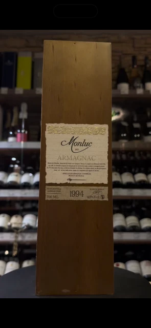 Видео Monluc 1994 years Арманьяк Монлюк 1994г 0.7л в деревянной упаковке