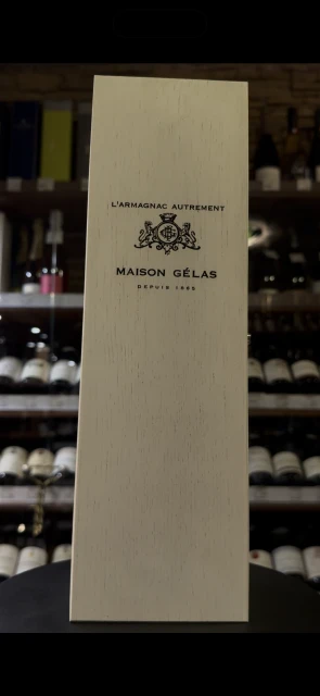 Видео Armagnac Maison Gelas 1970 years Арманьяк Мейсон Желас 1970г 0.7л в деревянной упаковке