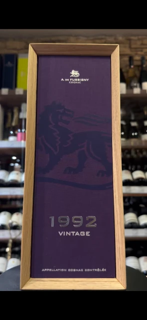 Видео A de Fussigny Millesime 1992 years Коньяк А де Фуссиньи Миллезим 1992г 0.7л в подарочной упаковке
