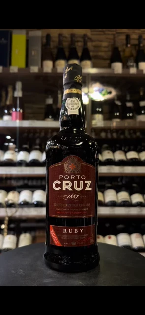 Видео Porto Cruz Ruby Портвейн Порто Круз Руби 0.75л