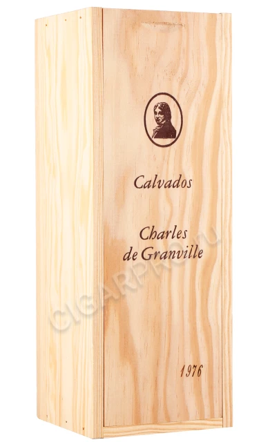 Подарочная коробка Кальвадос Шарль де Гранвиль 1976г 0.7л