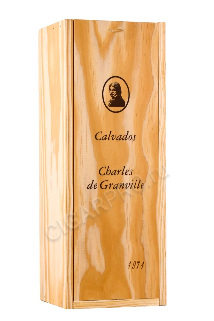 Подарочная коробка Кальвадос Шарль де Гранвиль 1971г 0.7л