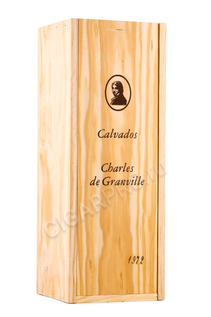 Подарочная коробка Кальвадос Шарль де Гранвиль 1972г 0.7л