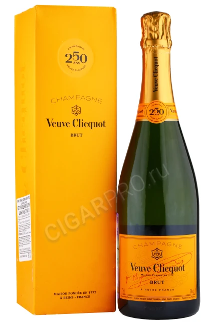Шампанское Вдова Клико Понсардин 0.75л в подарочной упаковке