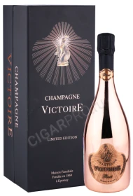 Шампанское Виктуар Розе 2017г 0.75л в подарочной упаковке