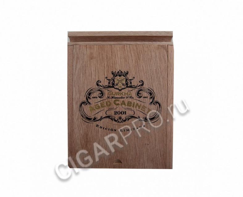 подарочная упаковка gurkha cabinet 2001 aged robusto habano