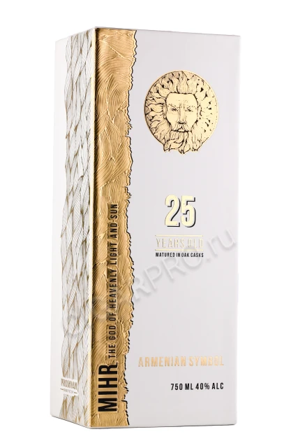 Подарочная коробка Коньяк Армянский Символ 25 лет 0.75л