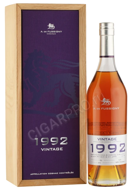 A de Fussigny Millesime 1992 years Коньяк А де Фуссиньи Миллезим 1992г 0.7л в подарочной упаковке