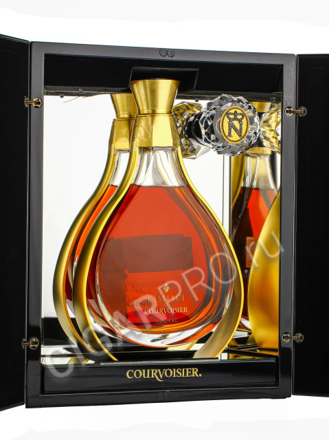 courvoisier l`essence gift box 0.7 l