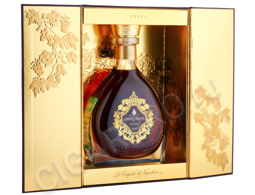 подарочная упаковка коньяк courvoisier extra 0.7л