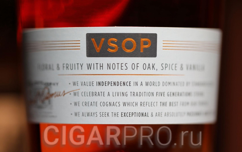 Camus VSOP VSOP означает (старый коньячный спирт светлой окраски, исключительного качества