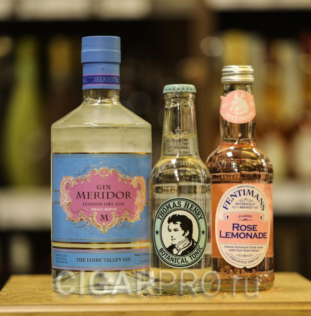 Gin Meridor London Dry Джин является прекрасной основой для приготовления коктейлей и миксов!