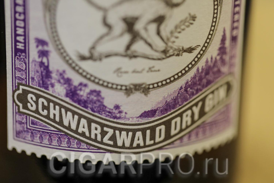 Monkey 47 Schwarzwald Dry Gin Шварцвальд- название местечка где производится джин!
