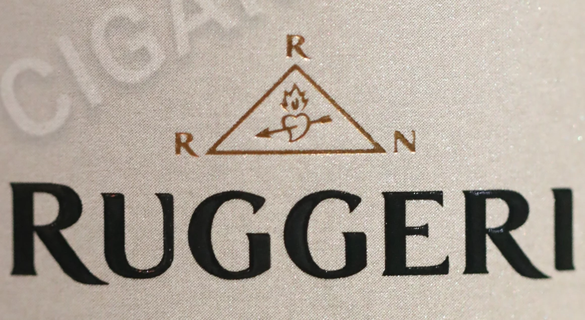 что означает треугольник на этикетке Игристого вина Ruggeri Prosecco Valdobbiadene Giall Oro 0.75л