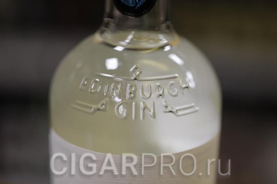 Gin Edinburgh Classic Gin Edinburgh Classic - На бутылке гравировка Эдинбург
