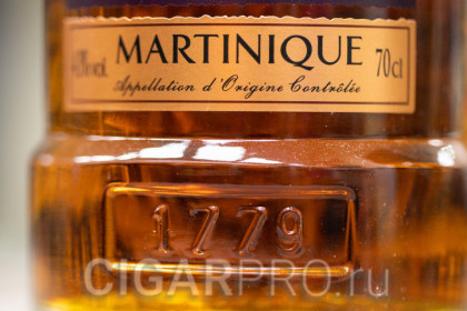 описание этикетки рома Dillon Hors d'Age XO Martinique