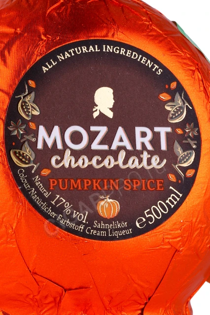 Этикетка Ликер Моцарт шоколадный с пряной тыквой 0.5л