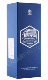 подарочная упаковка текила jose cuervo platino reserva de la familia 0.7л