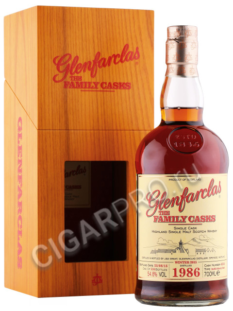 виски glenfarclas family casks 1986г 0.7л в деревянной упаковке