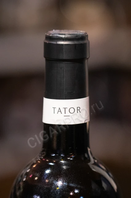Логотип на колпачке вина Татор Примитиво Пулия 0.75л