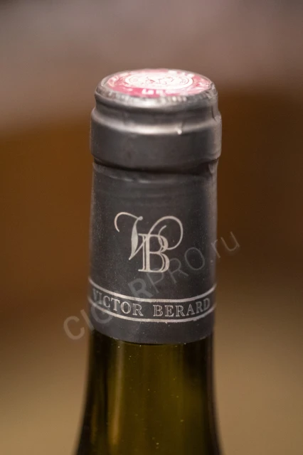 Логотип на колпачке вина Виктор Берар Шабли 0.75л