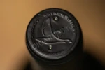 Логотип на колпачке вина Кайкен Ультра Каберне Совиньон 0.75л
