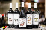 линейка вин с изображениями животных дом грузинского вина