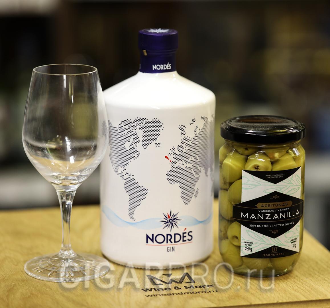 Gin Nordes джин рекомендуем насладится в чистом виде в сочетании с оливками