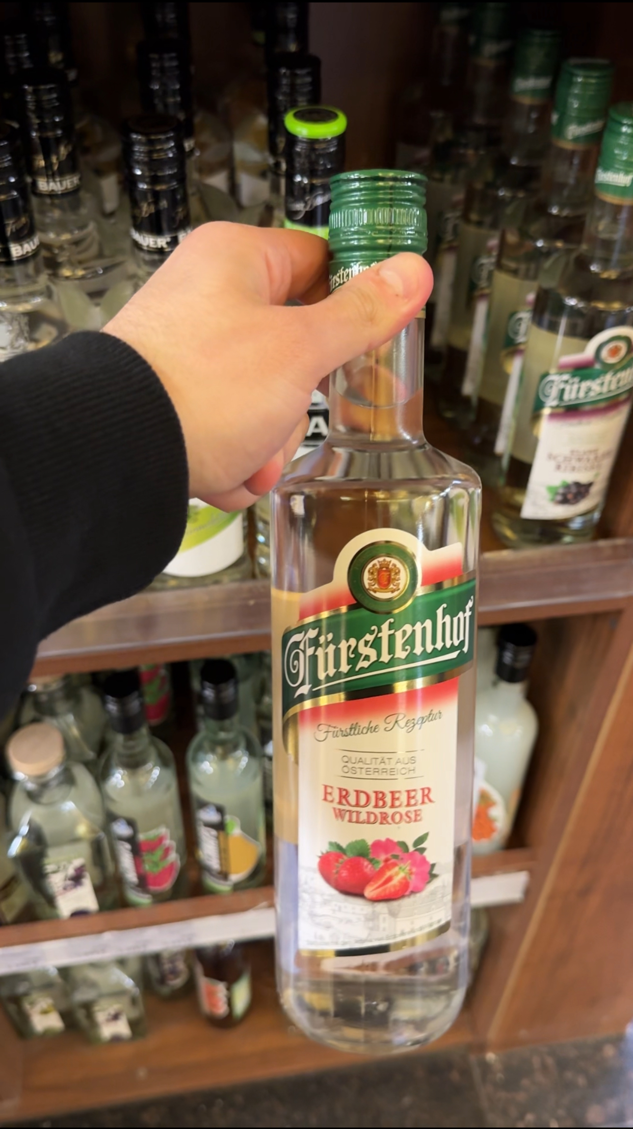 Furstenhof Strawberry Rosehip Шнапс Фюрстенхоф Клубника Шиповник 0.7л